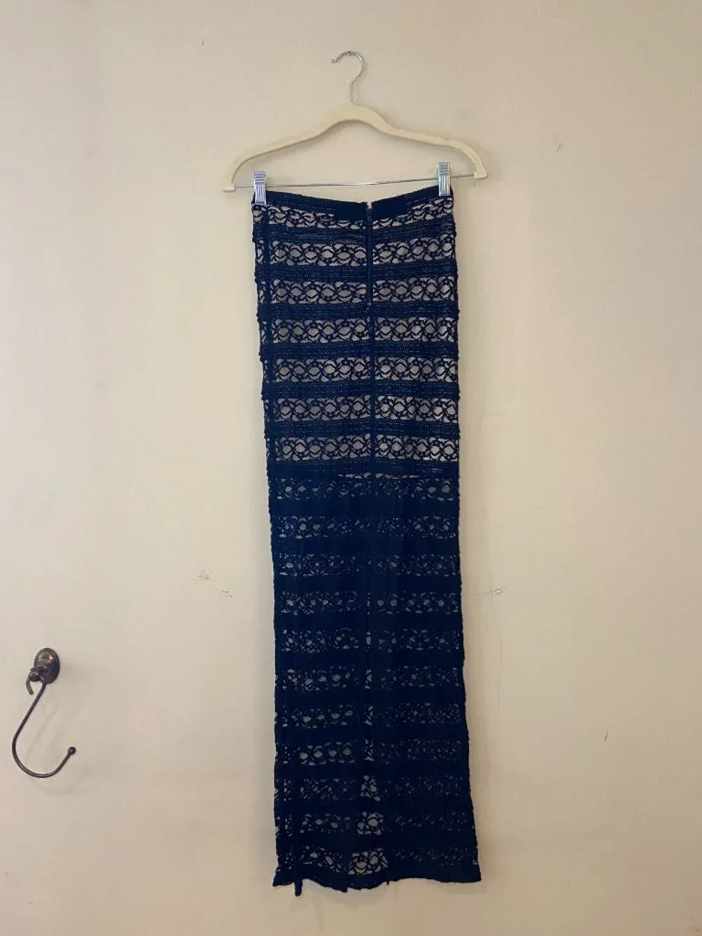 Alice + Olivia Ettley Black Lace Maxi Skirt Size 2